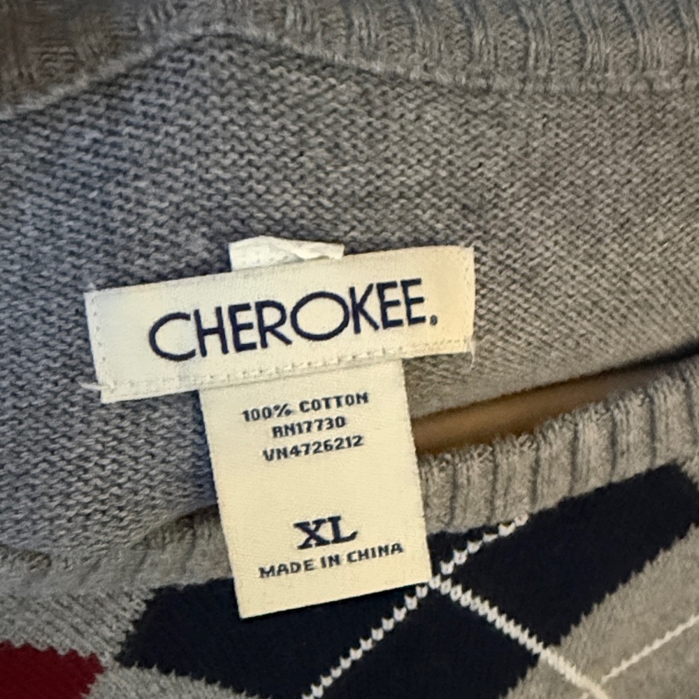Croft & Barrow Men's Gray Argyle Crewneck Sweater - Picture 2 of 3